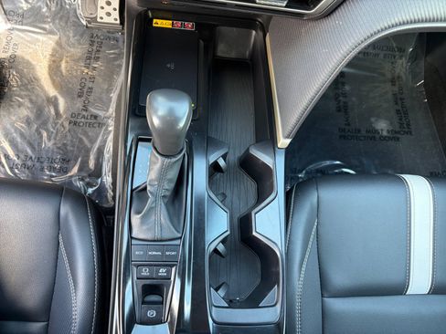 Used 2025 Toyota Camry SE FWD image 23