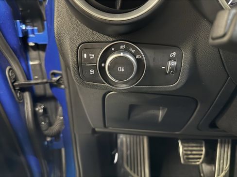 Used 2021 Alfa Romeo Stelvio Ti Sport image 8