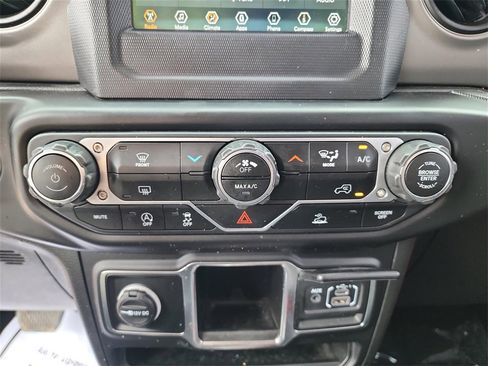 Used 2023 Jeep Wrangler Sport image 19