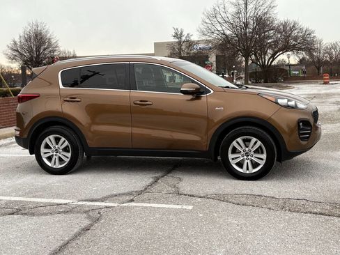 Used 2018 Kia Sportage LX w/ LX Technology Package image 39