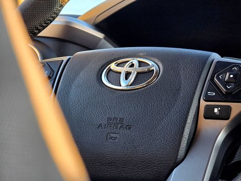 Used 2016 Toyota Tacoma SR5 AWD/4WD image 13