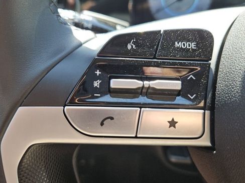 Used 2025 Hyundai Elantra SEL FWD image 22