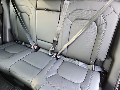 Used 2026 Land Rover Defender 110 X-Dynamic SE image 23