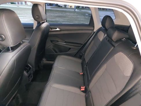 New 2026 Volkswagen Taos SE FWD image 34