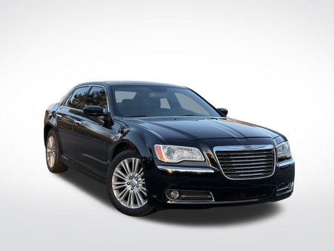 Used 2014 Chrysler 300 AWD w/ Driver Convenience Group image 2