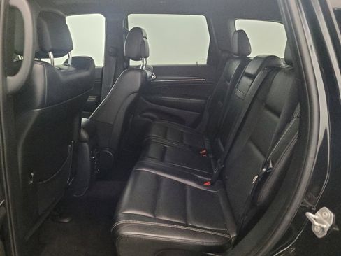 Used 2017 Jeep Grand Cherokee Limited w/ Luxury Group II AWD/4WD image 18