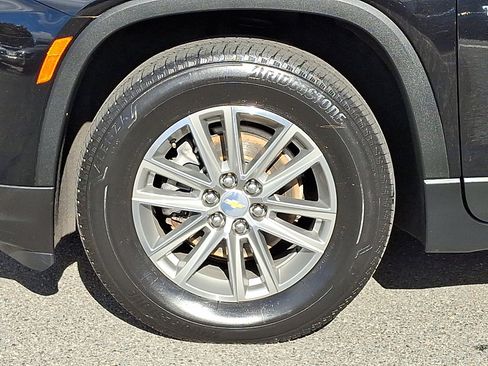 Used 2022 Chevrolet Traverse LT image 8