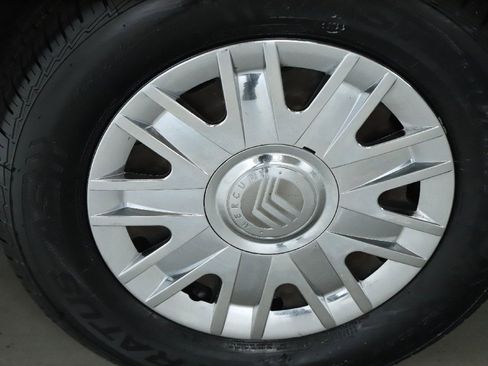 Used 2007 Mercury Grand Marquis GS image 38