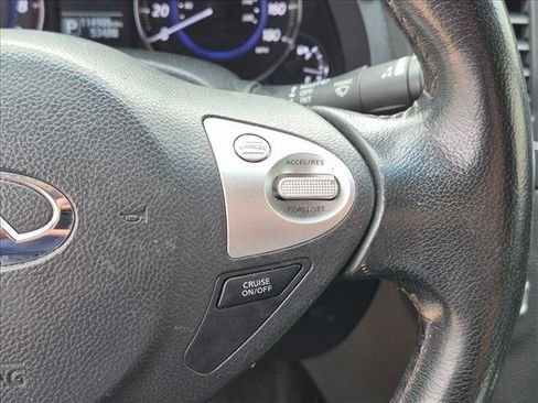 Used 2017 INFINITI QX70 2WD image 5