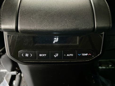 Used 2023 Toyota Highlander L image 17