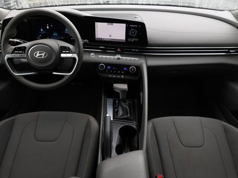 Used 2024 Hyundai Elantra SEL image 11