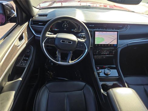 Certified 2024 Jeep Grand Cherokee Limited image 22