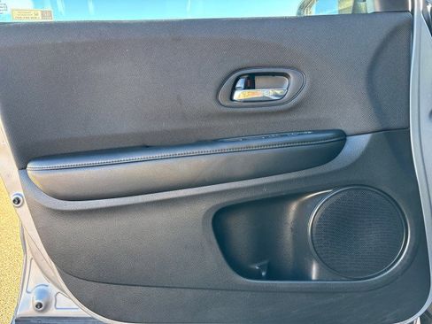 Used 2022 Honda HR-V Sport image 8