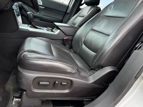 Used 2015 Ford Explorer XLT w/ Equipment Group 202B AWD/4WD image 6