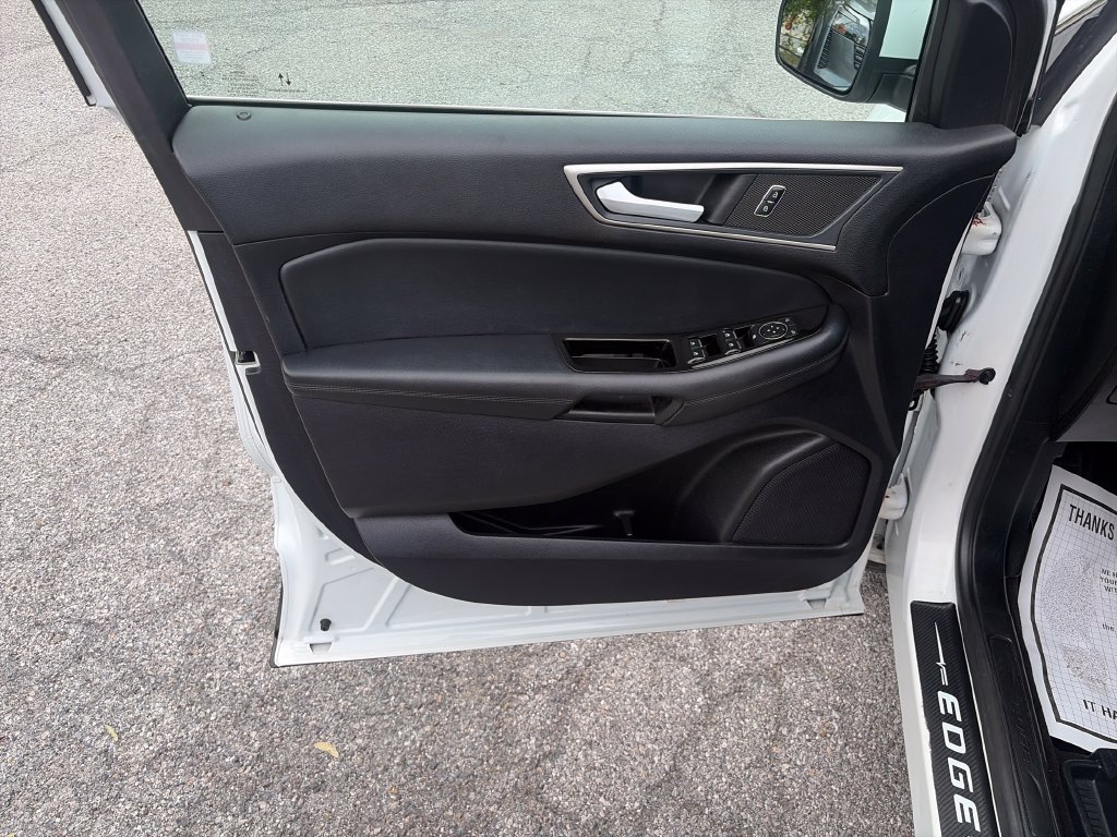 Used 2020 Ford Edge SEL FWD image 11
