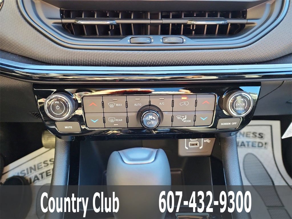 New 2025 Jeep Compass Limited w/ Sun & Sound Group AWD/4WD image 16