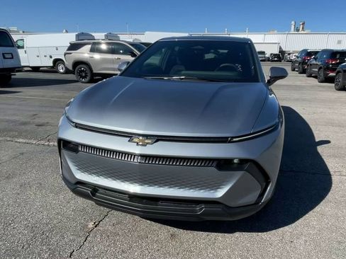 New 2026 Chevrolet Equinox EV LT w/ LPO, All-Weather Mat Package FWD image 5