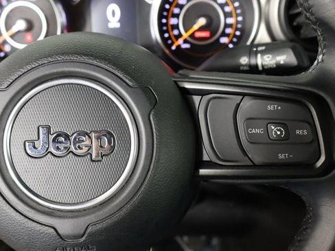 Used 2018 Jeep Wrangler Unlimited Sport S AWD/4WD image 10