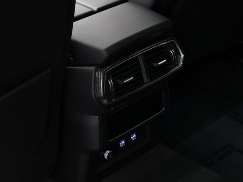 Used 2021 Lamborghini Urus image 34