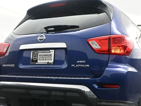 Used 2017 Nissan Pathfinder Platinum w/ Cargo Package image 10