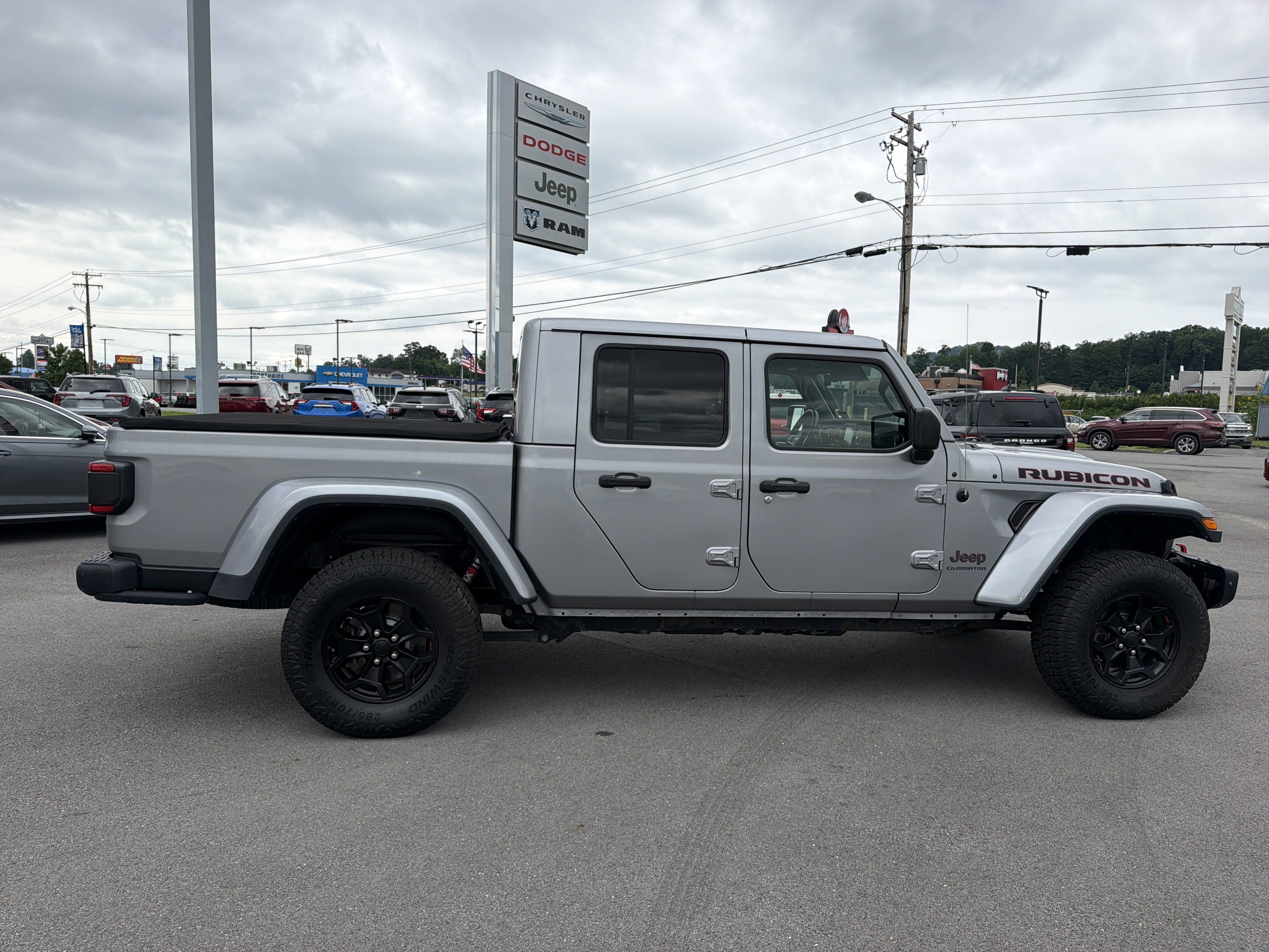 Used 2020 Jeep Gladiator Rubicon AWD/4WD image 5