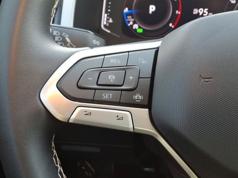Used 2023 Volkswagen Atlas SE FWD image 14