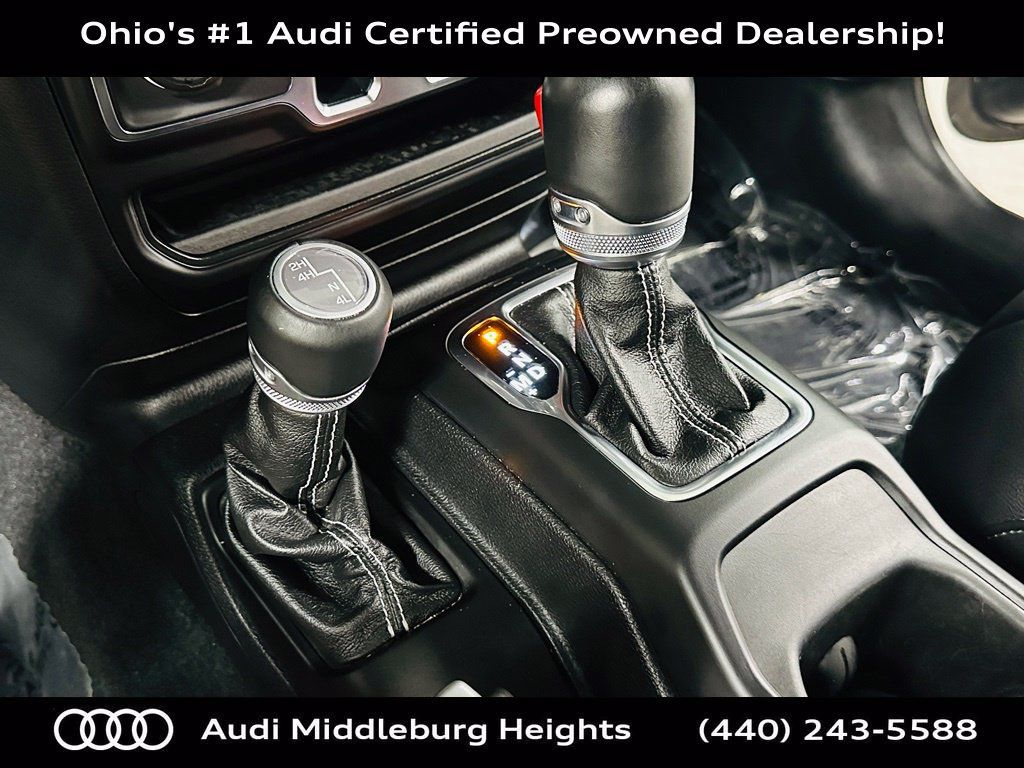 Used 2021 Jeep Wrangler Unlimited Sahara AWD/4WD image 16