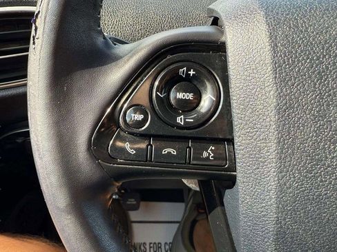 Used 2019 Toyota Prius XLE image 17