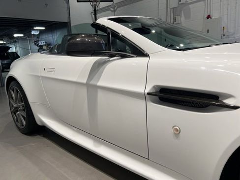 Used 2013 Aston Martin V8 Vantage Roadster image 5
