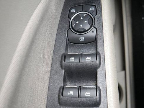 Used 2019 Ford Fusion SE image 26