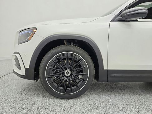 New 2026 Mercedes-Benz GLB 250 image 13