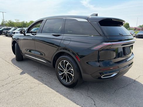 Used 2025 Lincoln Nautilus Premier AWD/4WD image 5