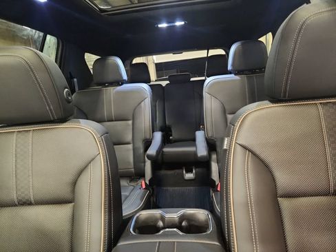Certified 2026 Chevrolet Traverse High Country AWD/4WD image 36