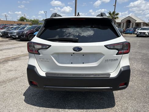 Used 2023 Subaru Outback Premium AWD/4WD image 7