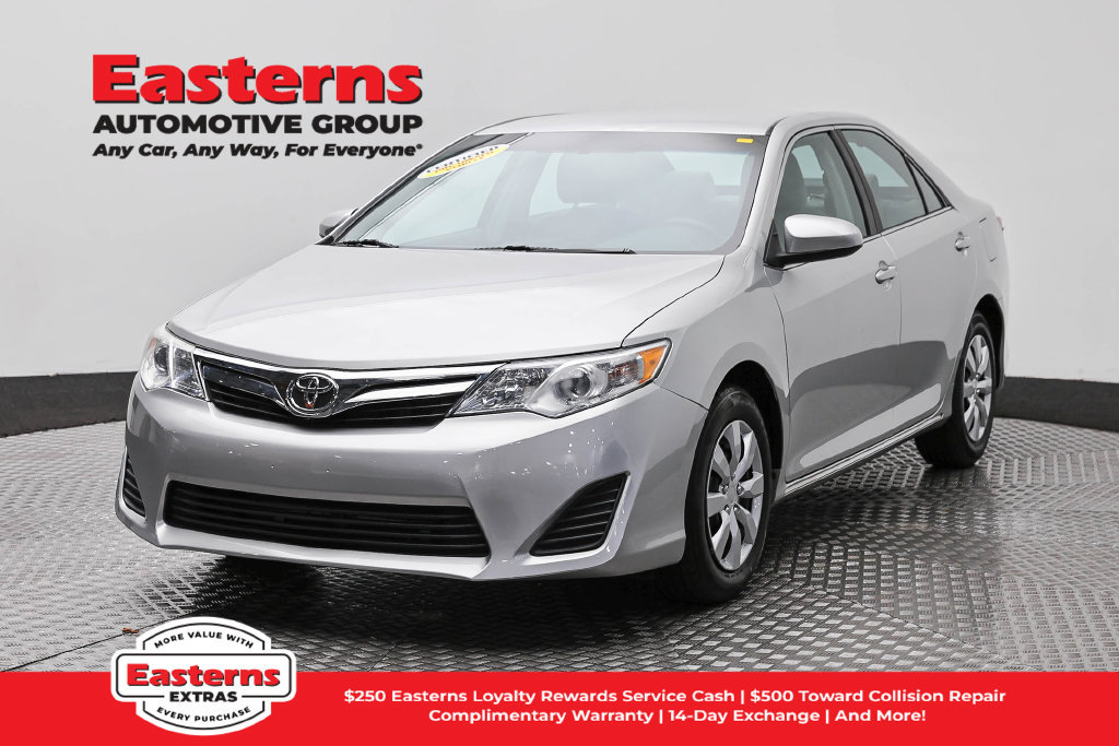Used 2014 Toyota Camry LE FWD image 1