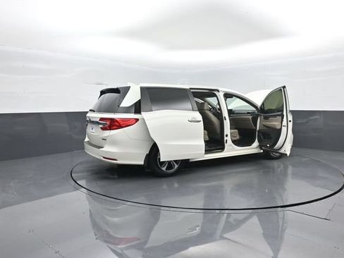 Used 2018 Honda Odyssey Touring image 41
