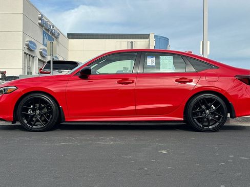 Used 2025 Honda Civic Sport image 6