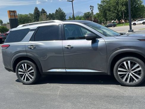 Used 2023 Nissan Pathfinder Platinum AWD/4WD image 4
