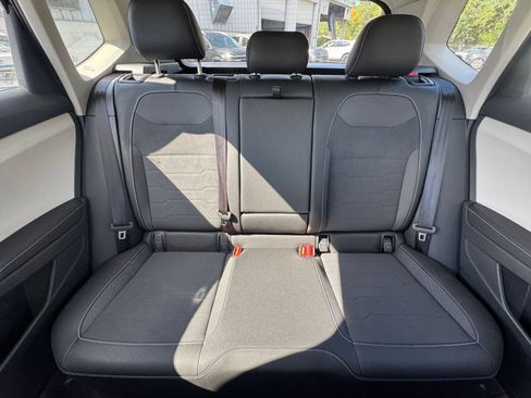 Used 2025 Volkswagen Taos SE image 38