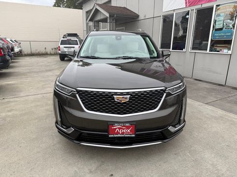 Used 2020 Cadillac XT6 Premium Luxury image 2