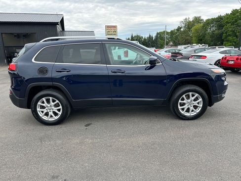 Used 2015 Jeep Cherokee Latitude w/ Cold Weather Group AWD/4WD image 2