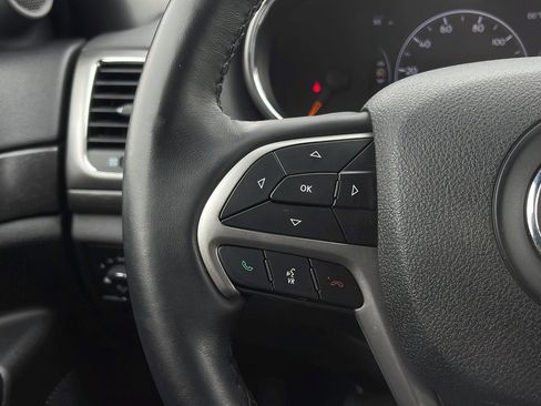 Used 2018 Jeep Grand Cherokee Altitude AWD/4WD image 11