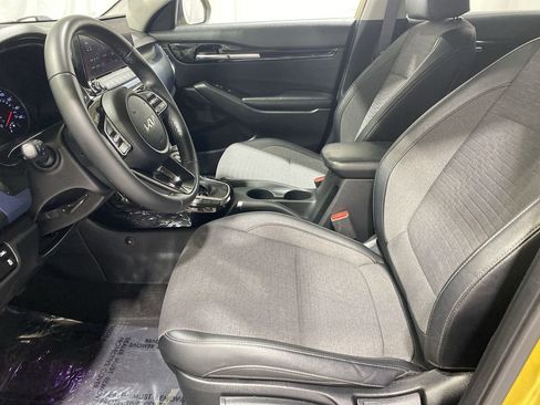 Used 2022 Kia Seltos Nightfall Edition image 13