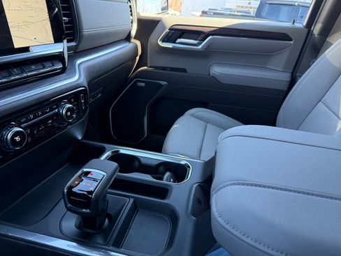 New 2026 GMC Sierra 1500 SLT image 32