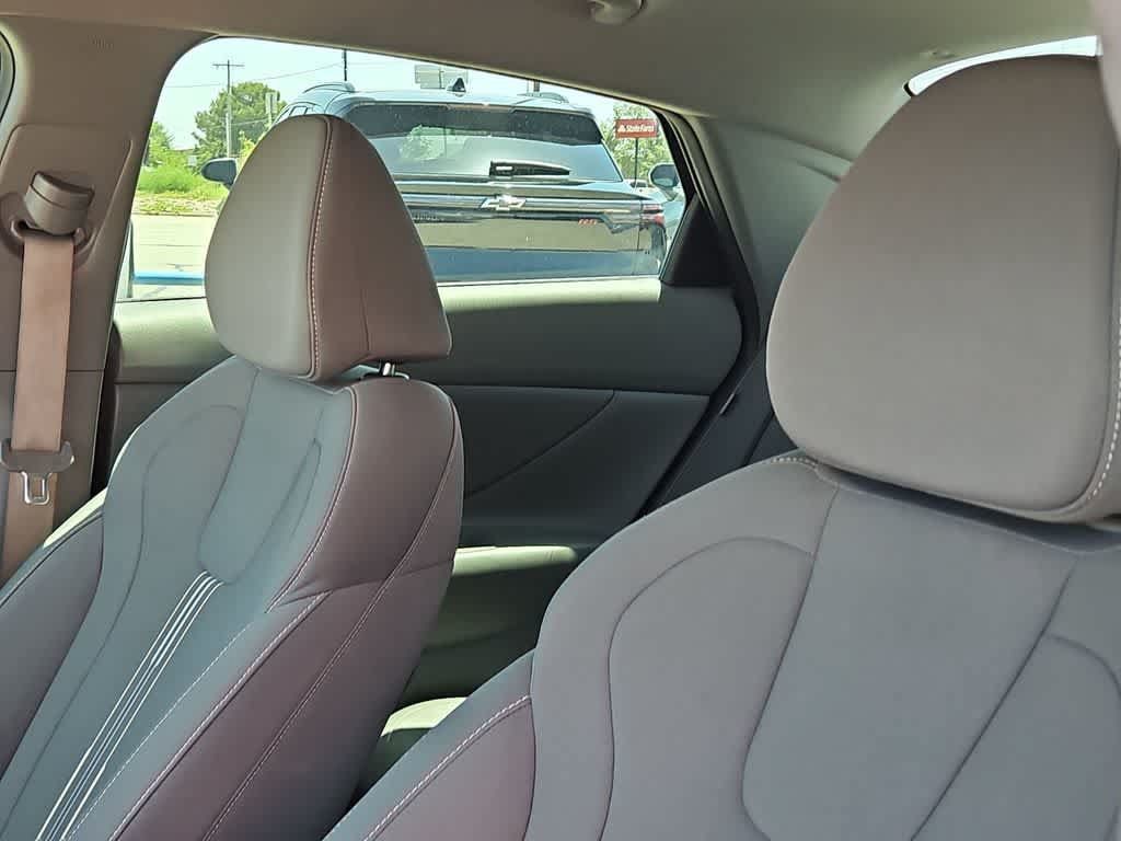 Used 2024 Hyundai Elantra SEL FWD image 15