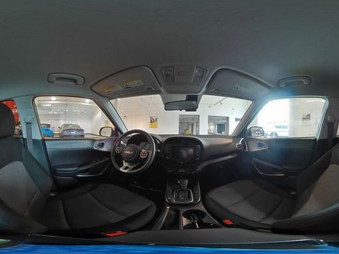 Used 2025 Kia Soul LX w/ LX Technology Package image 41
