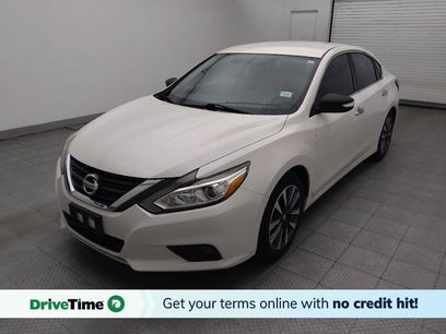 Used 2016 Nissan Altima 2.5 SL w/ Interior Lighting Package
