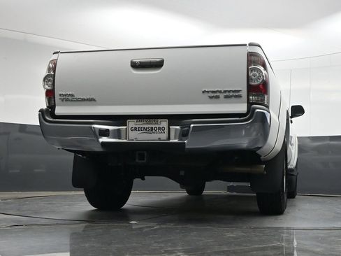 Used 2015 Toyota Tacoma PreRunner w/ SR5 Package RWD image 34