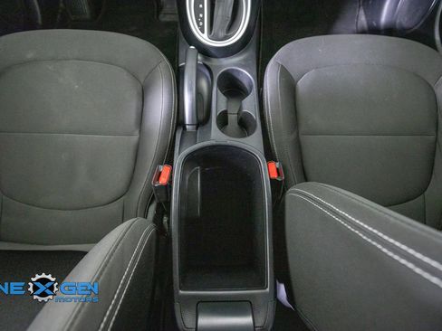 Used 2018 Kia Soul FWD image 30
