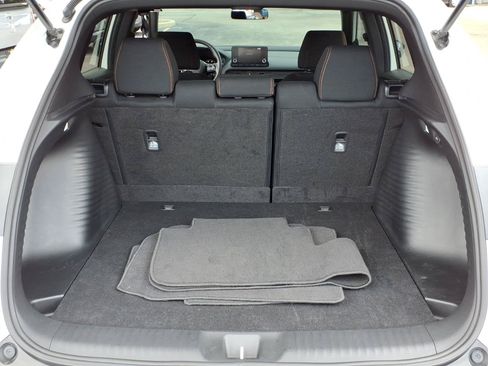 Used 2024 Honda HR-V Sport image 11